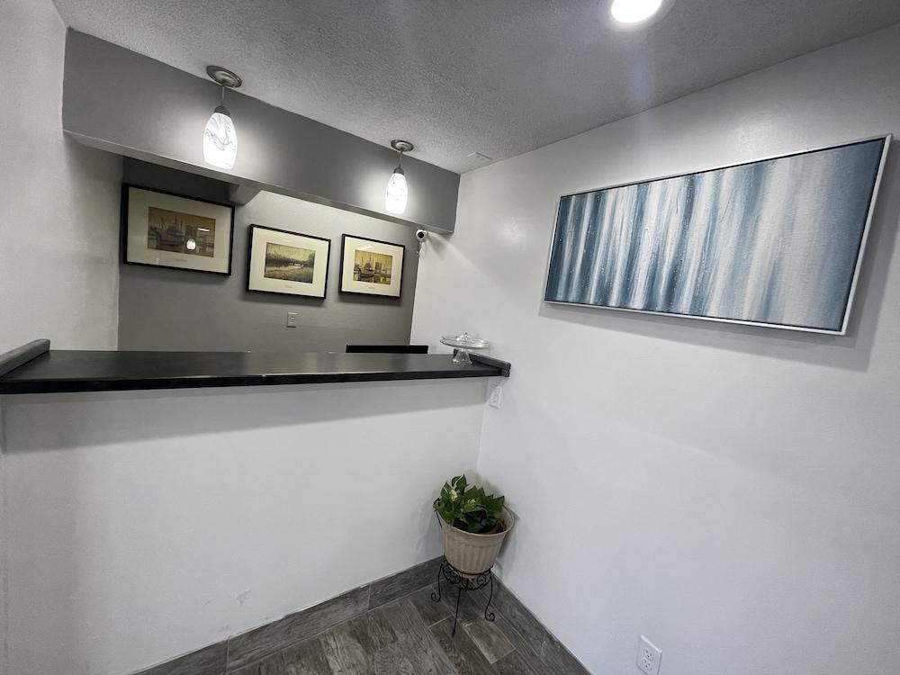 Magnuson Hotel Fort Wayne North - Coliseum Экстерьер фото