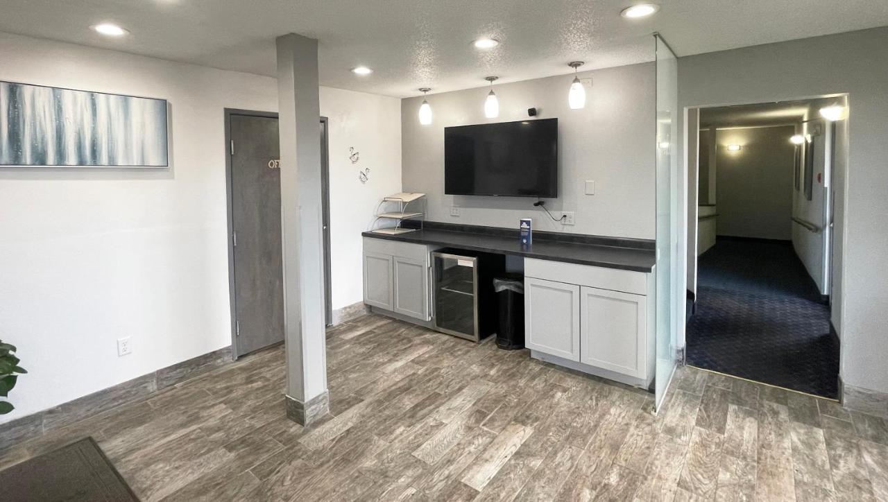 Magnuson Hotel Fort Wayne North - Coliseum Экстерьер фото