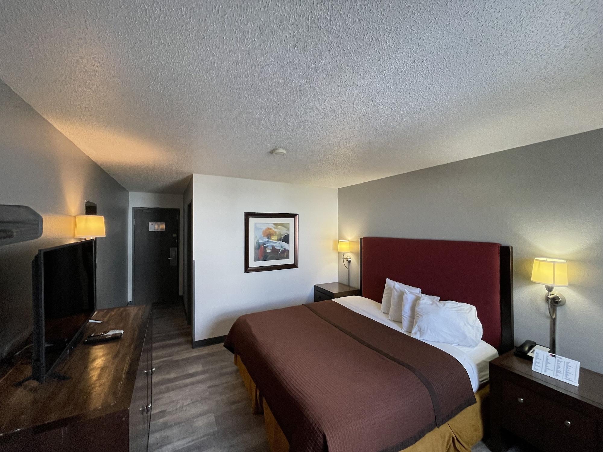 Magnuson Hotel Fort Wayne North - Coliseum Экстерьер фото