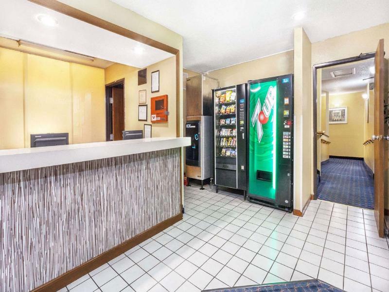Magnuson Hotel Fort Wayne North - Coliseum Экстерьер фото